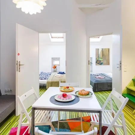 Cupcake 2 Bedroom Loft Apt In Location! * Cracovie